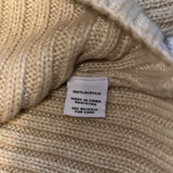 525 Cable Knit Cut Out One Shoulder Puff Sleeve Pullover Size XS Cream - Picture 8 of 12